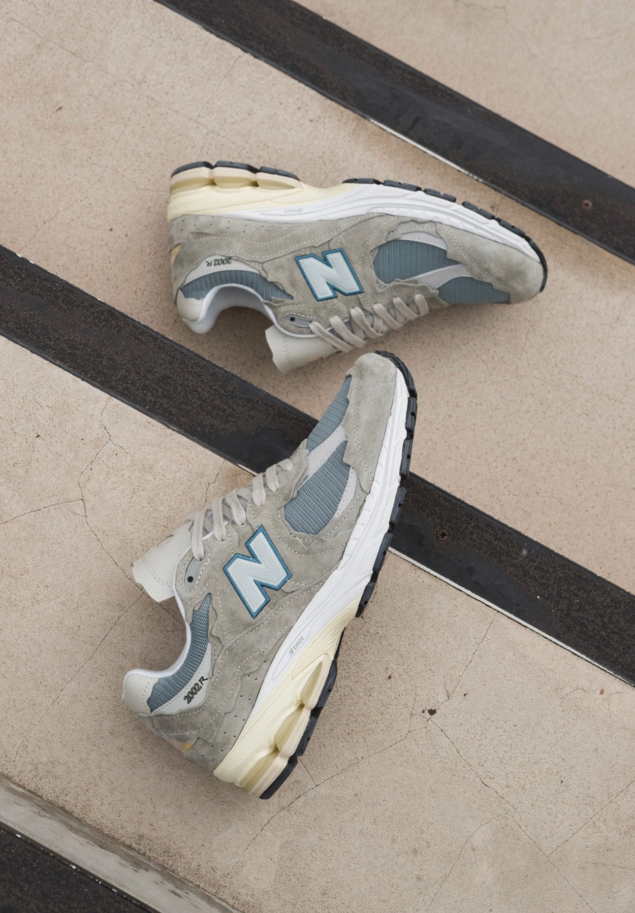 New Balance 2002r “ Refined Future Pack “ ( Mirage Grey )