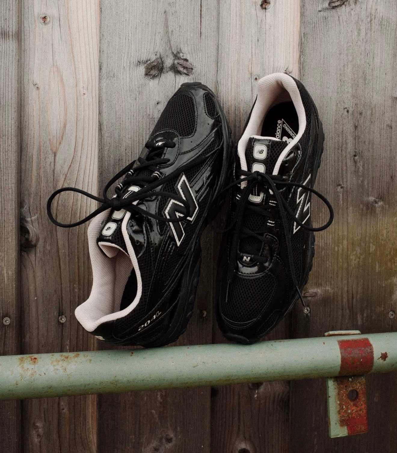 NB Balance 204L Black Timberwolf