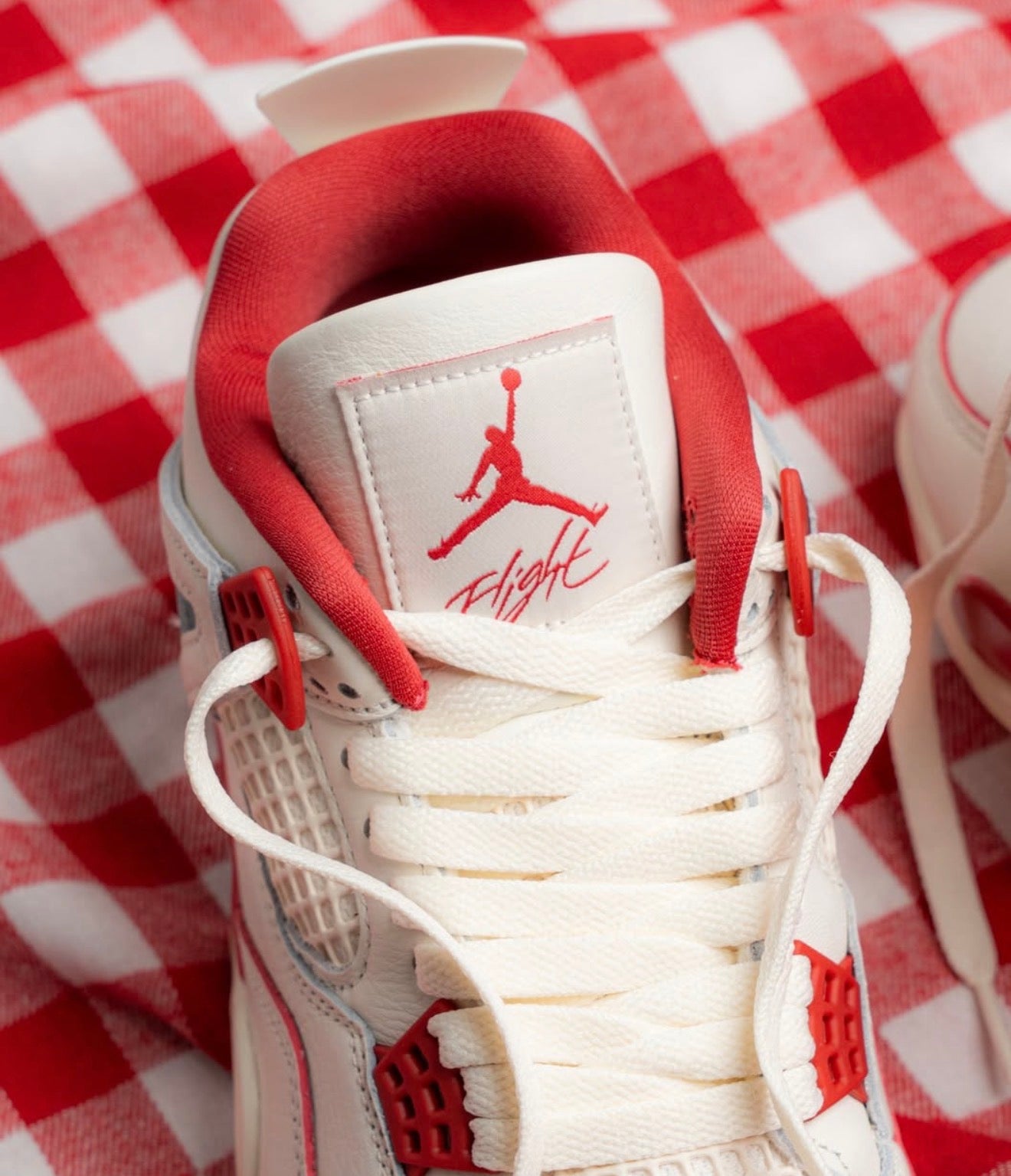WMNs Air Jordan 4 Retro Valentine's Day Sierra Red