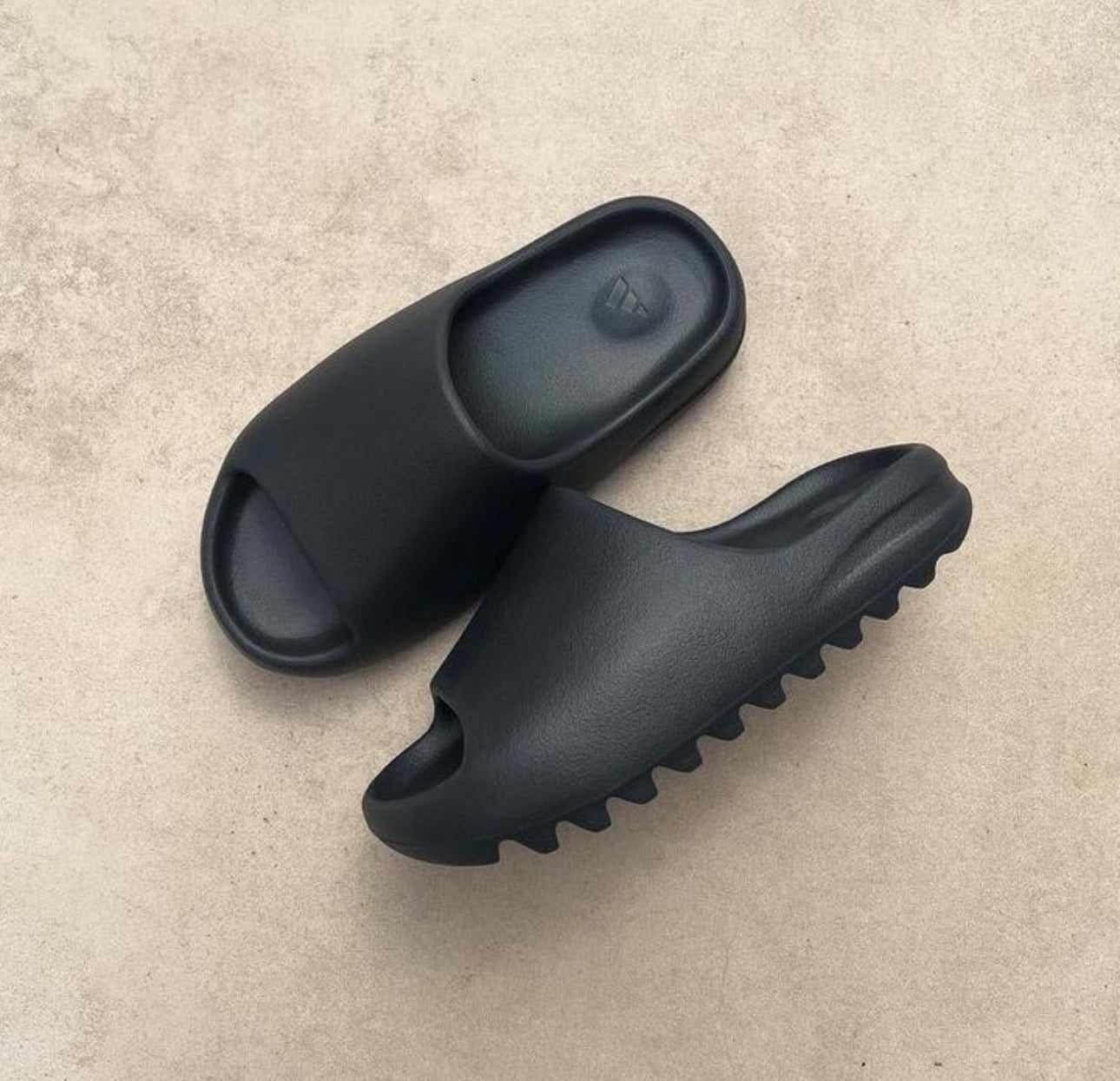 Yeezy Slides - “ Onyx ”