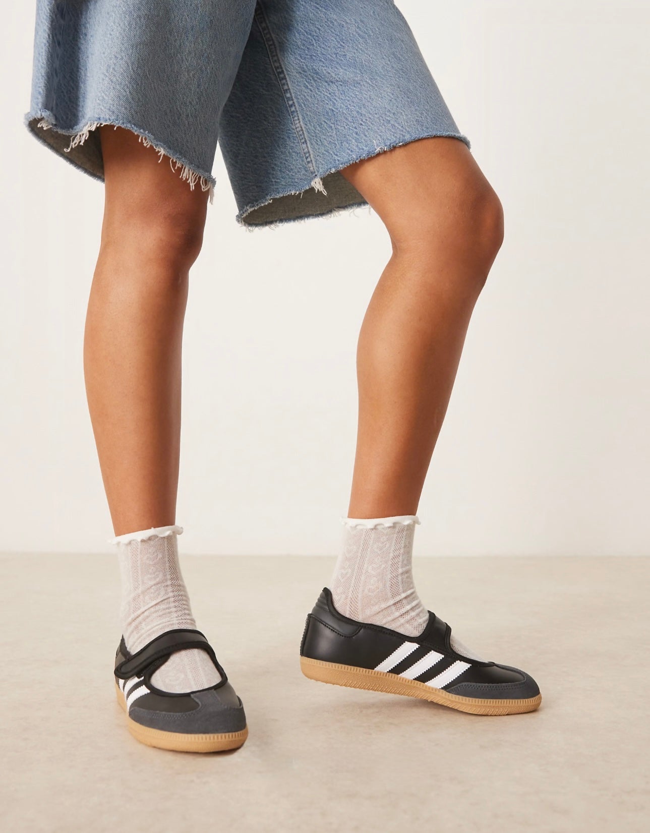 WMNs Samba Jane Black White Gum