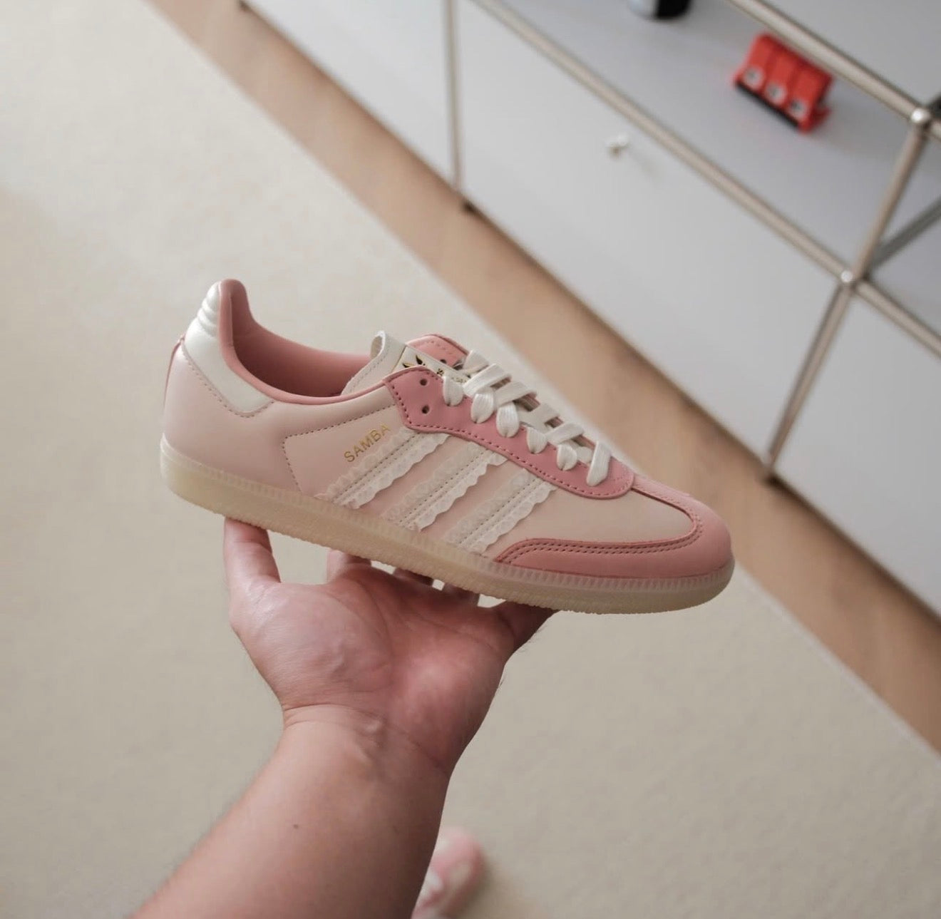 WMNs Samba Ruffle Stripes Pink
