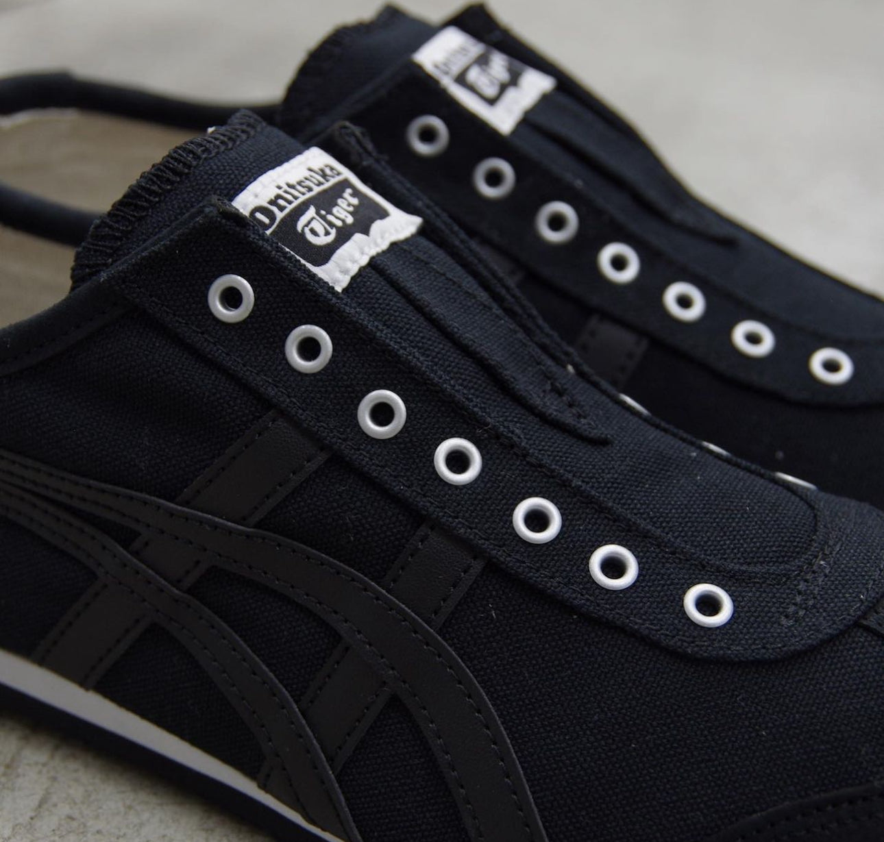 Onitsuka Tiger Mexico 66 Slipon - “ Black / White ”