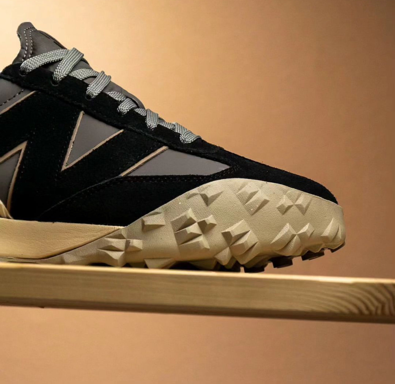 New Balance XC 72 “ Black Castlerock “