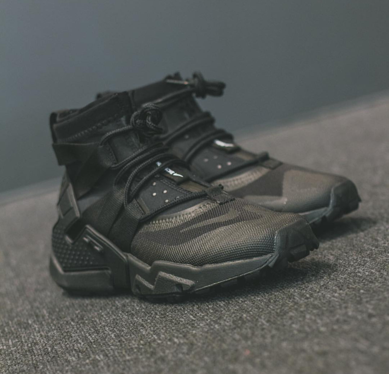 Air Huarache Gripp “ Triple Black “