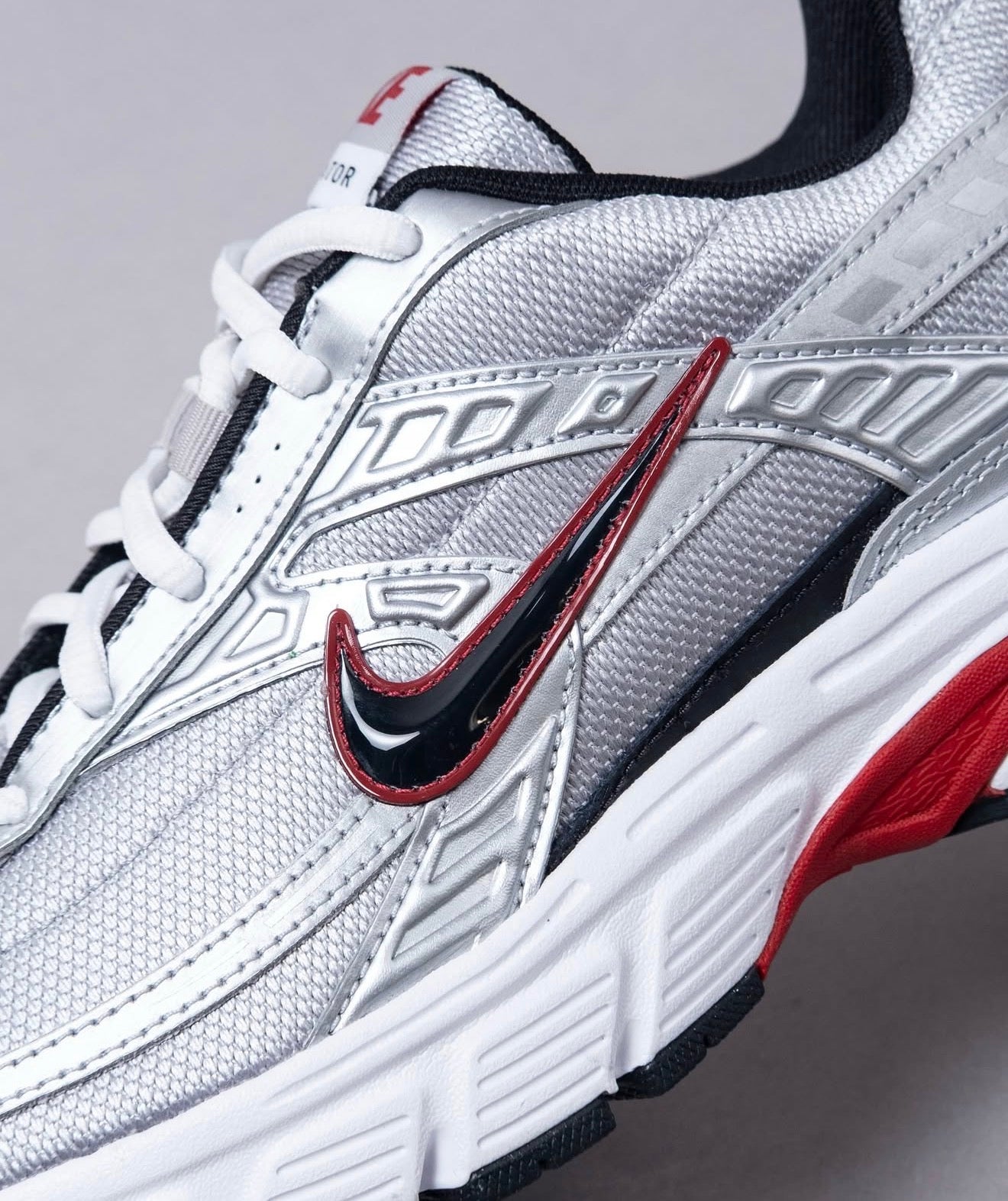 Initiator Metallic Silver Red