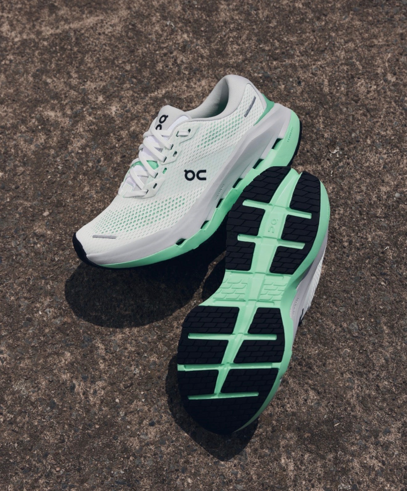 ON Running Cloudrunner 3 Max White Verdite