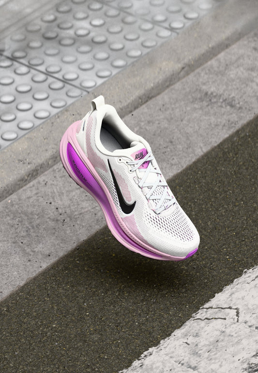 WMNs Vomero 18 Elemental Pink