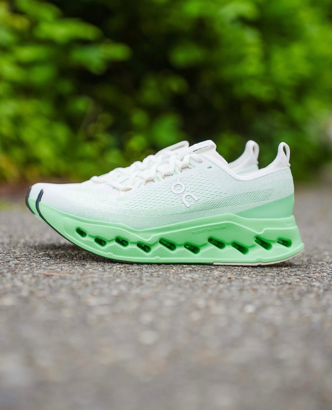 On Running Cloudsurfer Max Mineral Honeydew