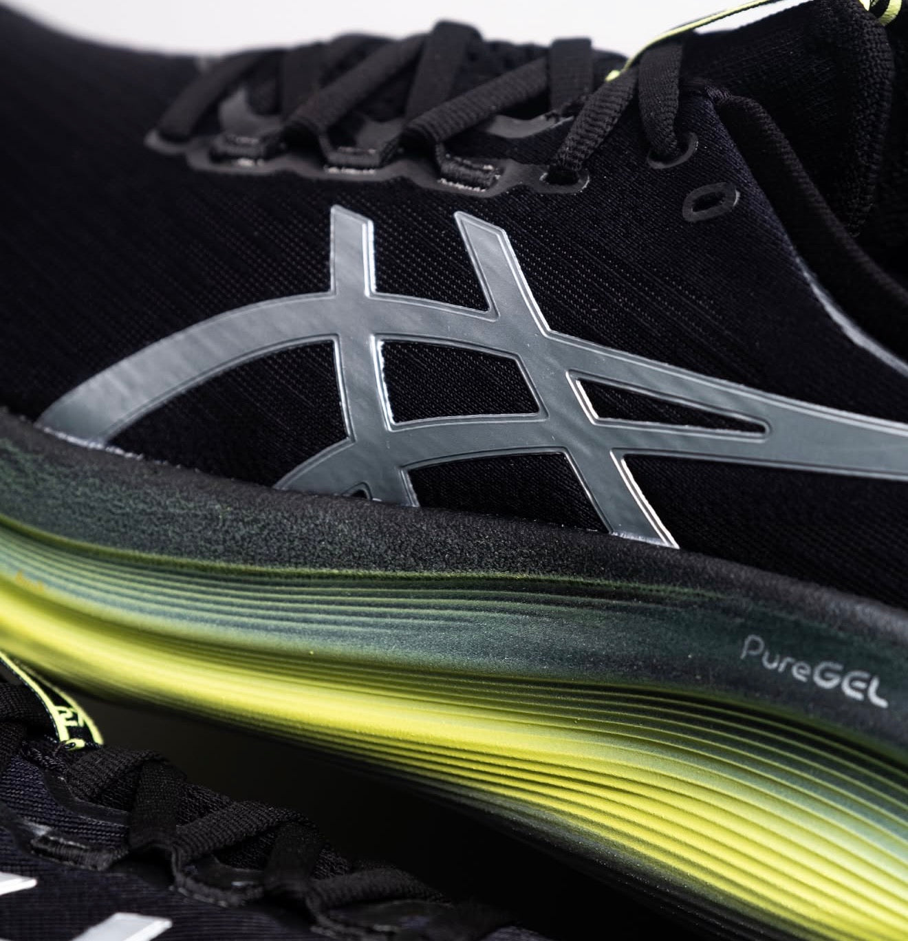 Gel-Nimbus 27 Luxe Black