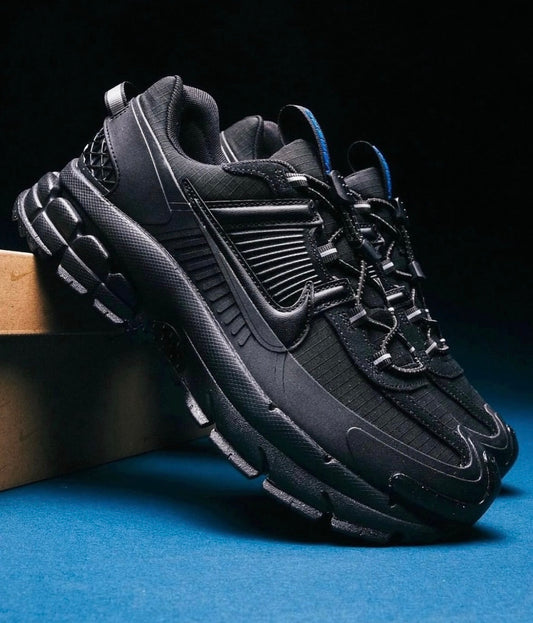Zoom Vomero Roam Triple Black