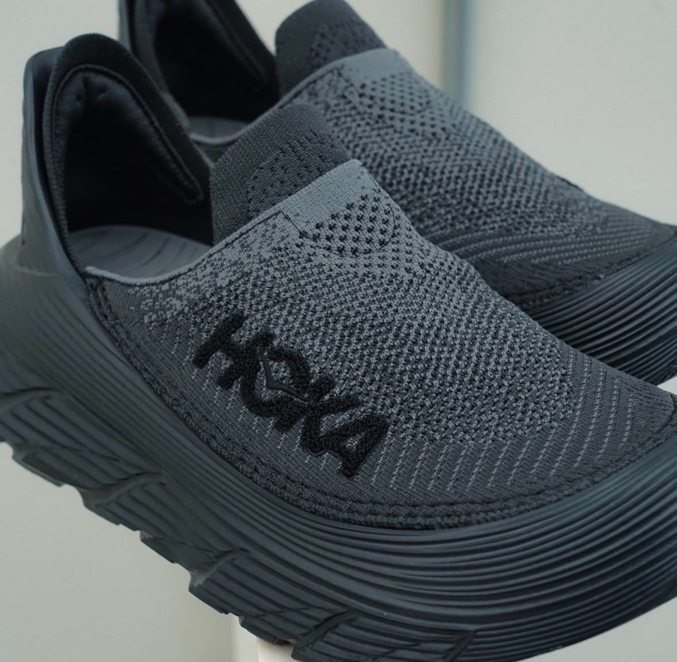 Hoka Restore TC Black Grey