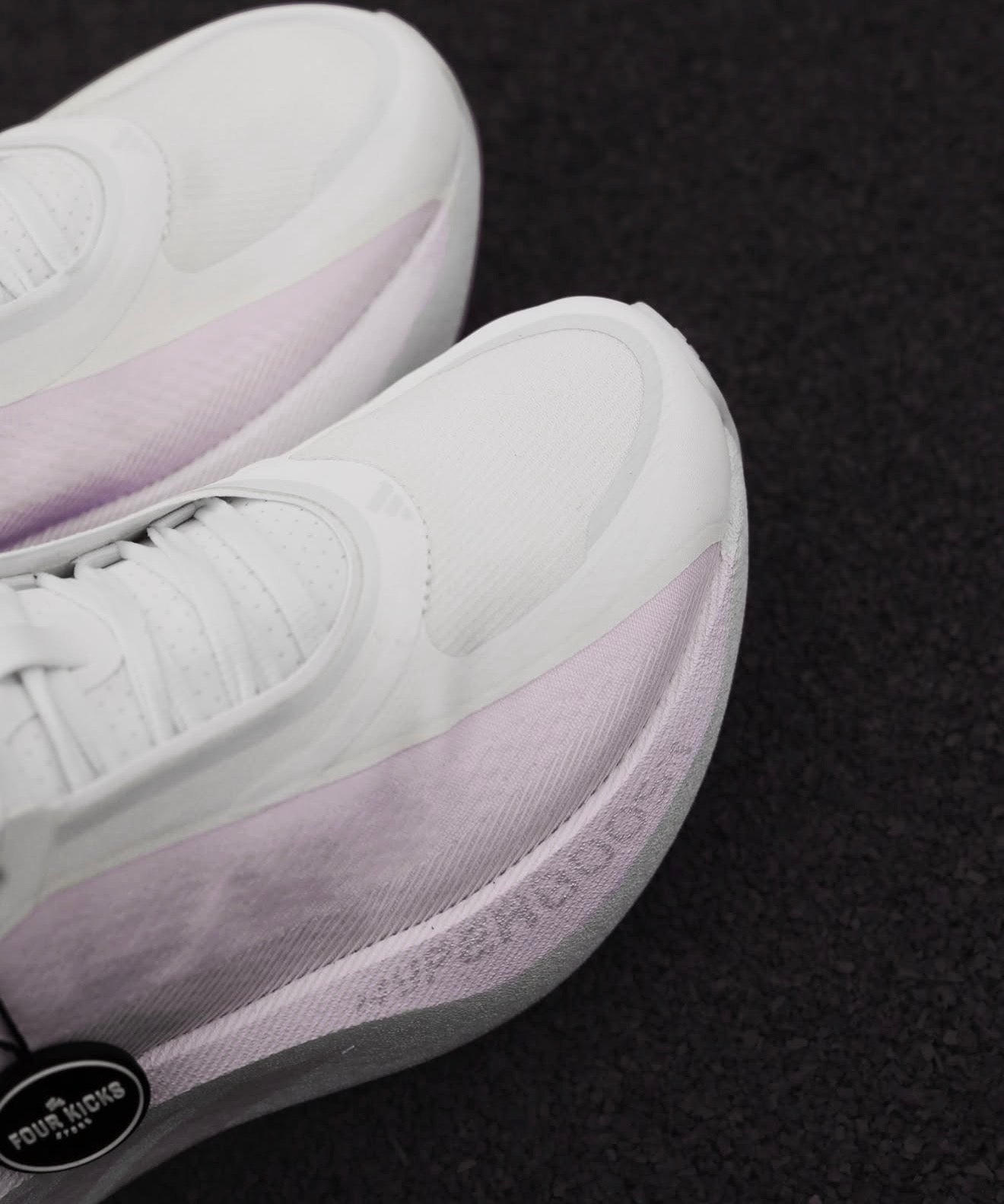 Hyperboost Edge Off White Clear Pink