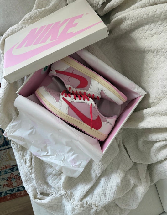 WMNS Air Jordan 1 Retro Low OG SP Travis Scott Sail Tropical Pink