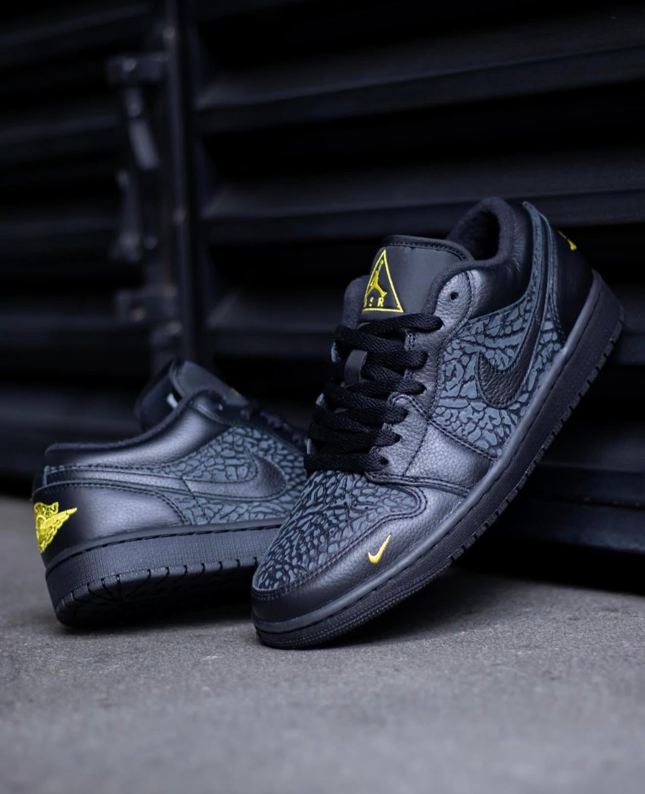 Air Jordan 1 Low Black Tour Yellow Anthracite
