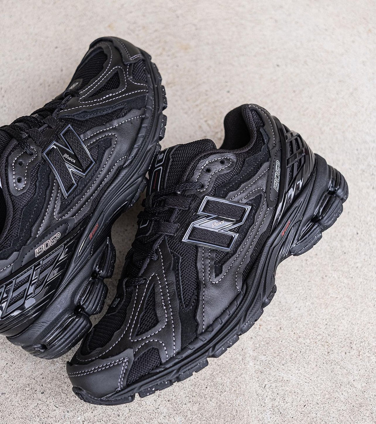 New Balance 1906D Protection Pack “ Black “