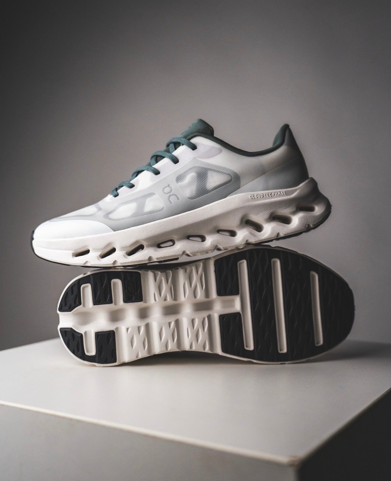 On Running Cloudtilt Remix Ivory Olive