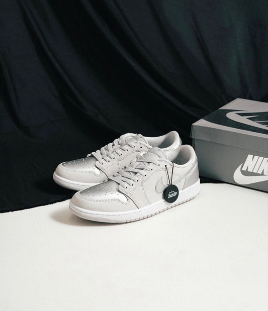 Air Jordan 1 Low OG Metallic Silver