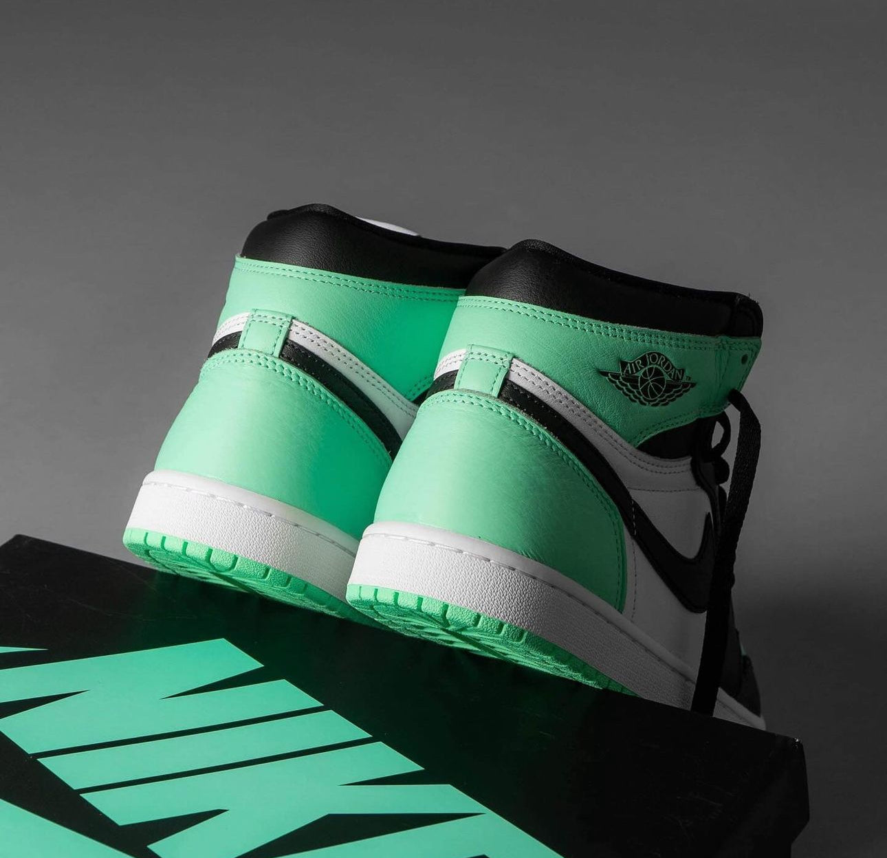 Air Jordan 1 High OG Green Glow