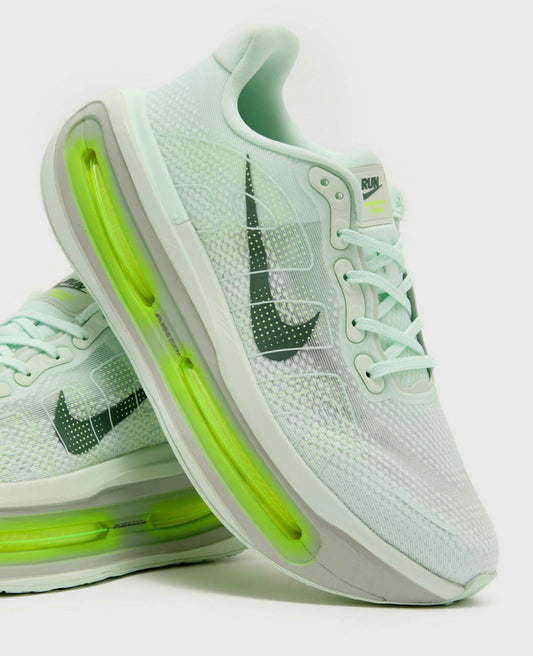Zoom Vomero Premium Barely Volt
