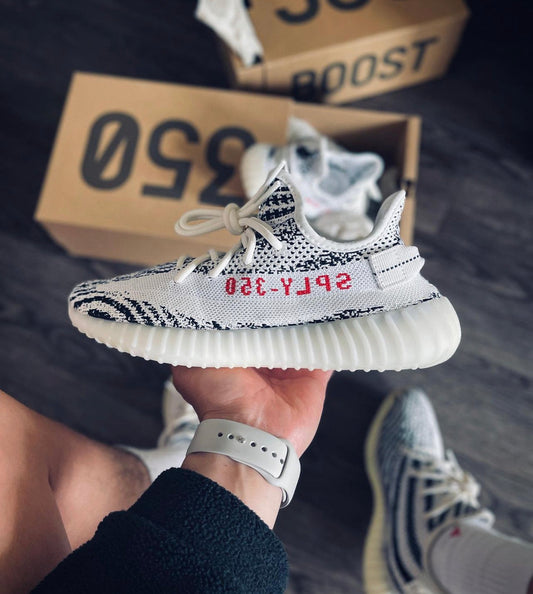 WMNS Yeezy Boost 350 V2 “ Zebra ”