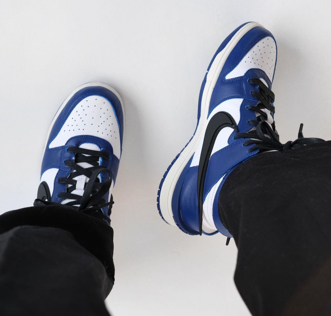 Dunks High SP Ambush “Blue/White”