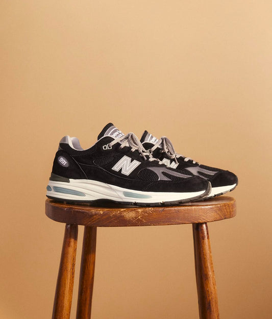 New Balance 991v2 MiUK Black Grey