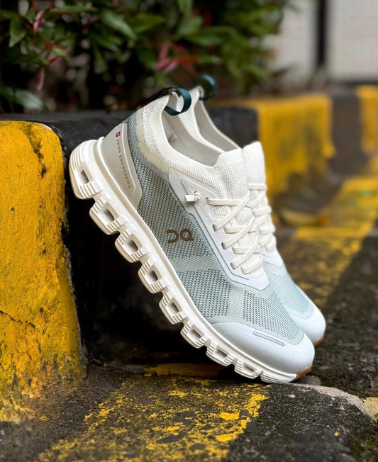 On Running Cloud 6 Versa Ice Spirulina