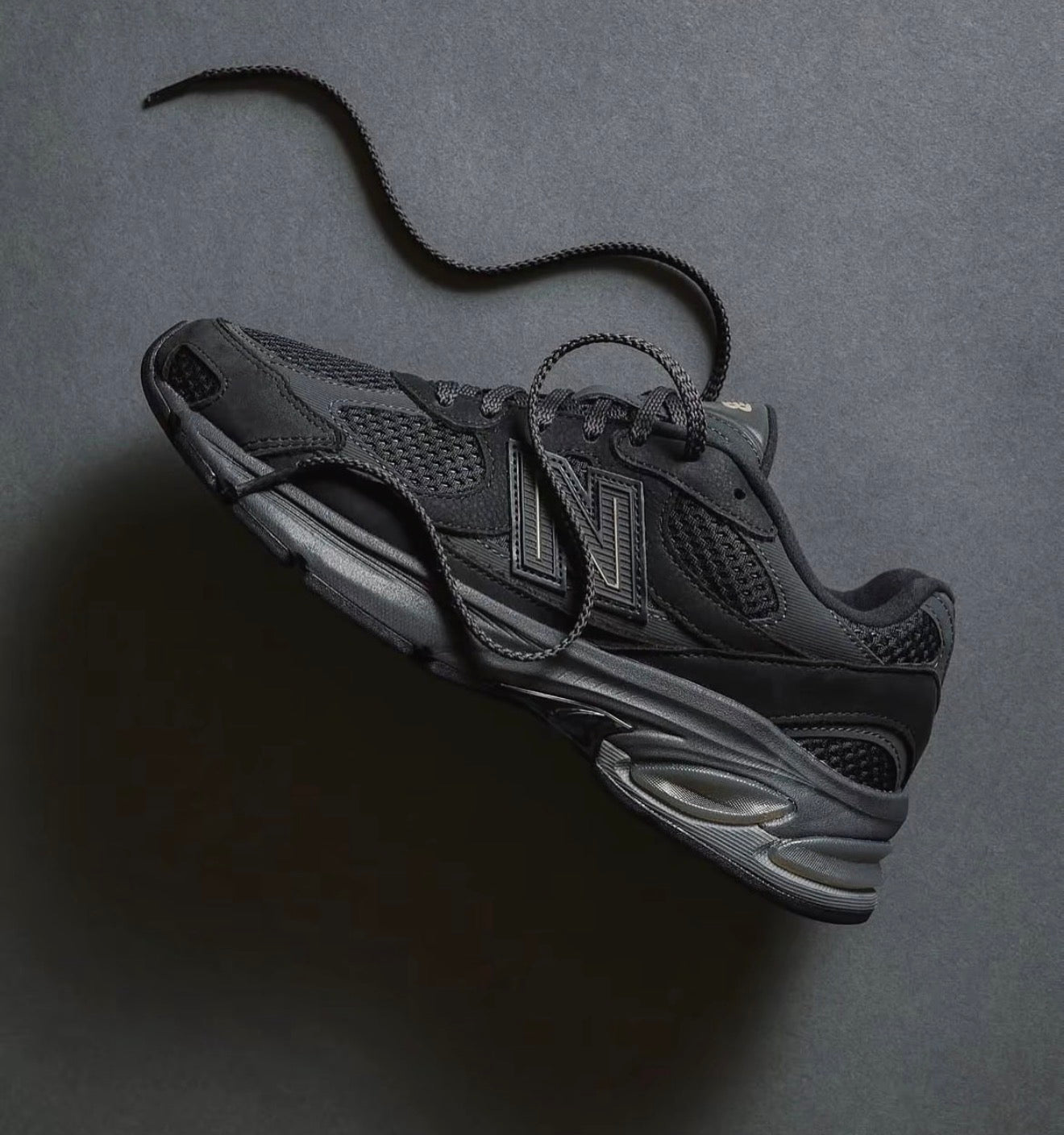 NB Balance 2010 Black