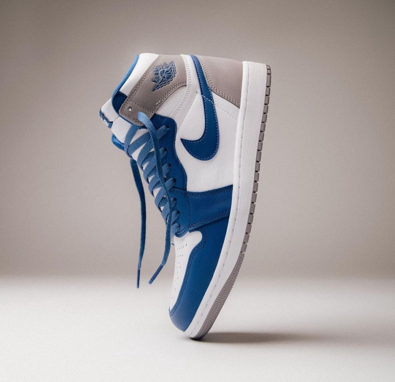 Air Jordan 1 High “ True Blue “