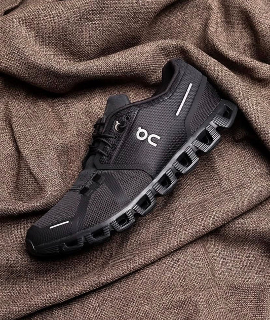 On Running Cloud 5 Triple Black