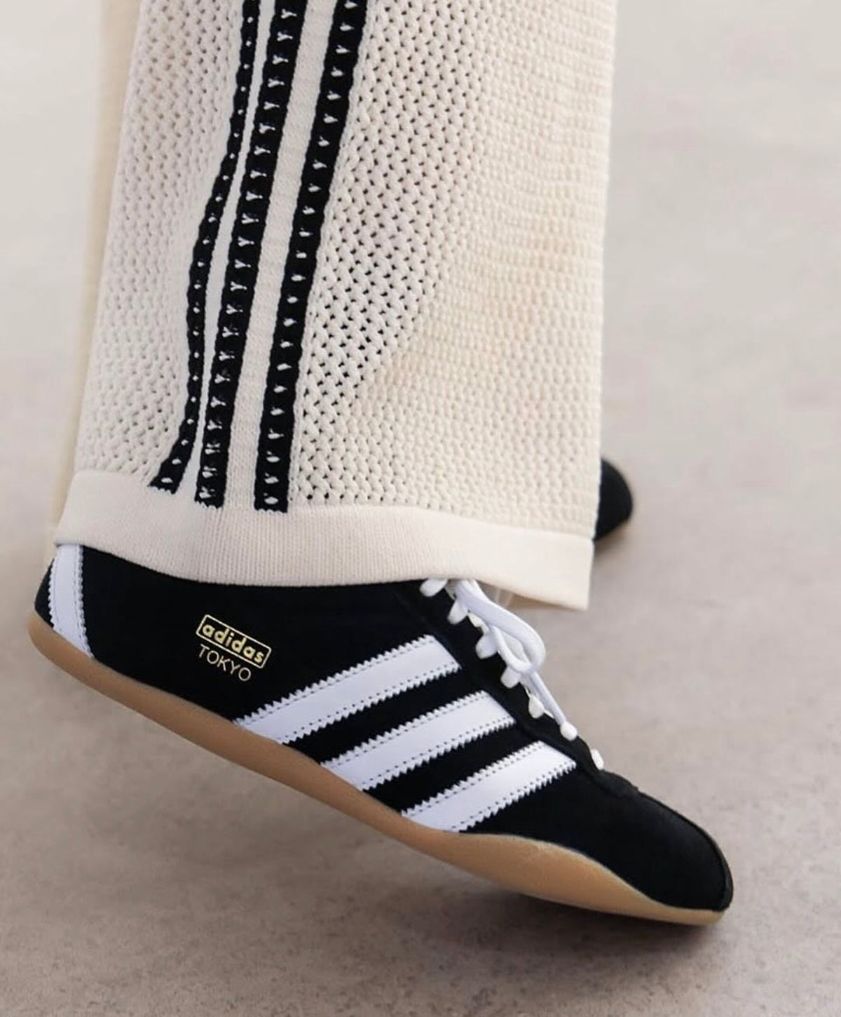 WMNs Tokyo Black White