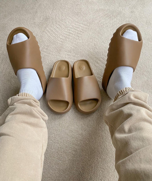 Yeezy Slides - “ Earth Brown ”