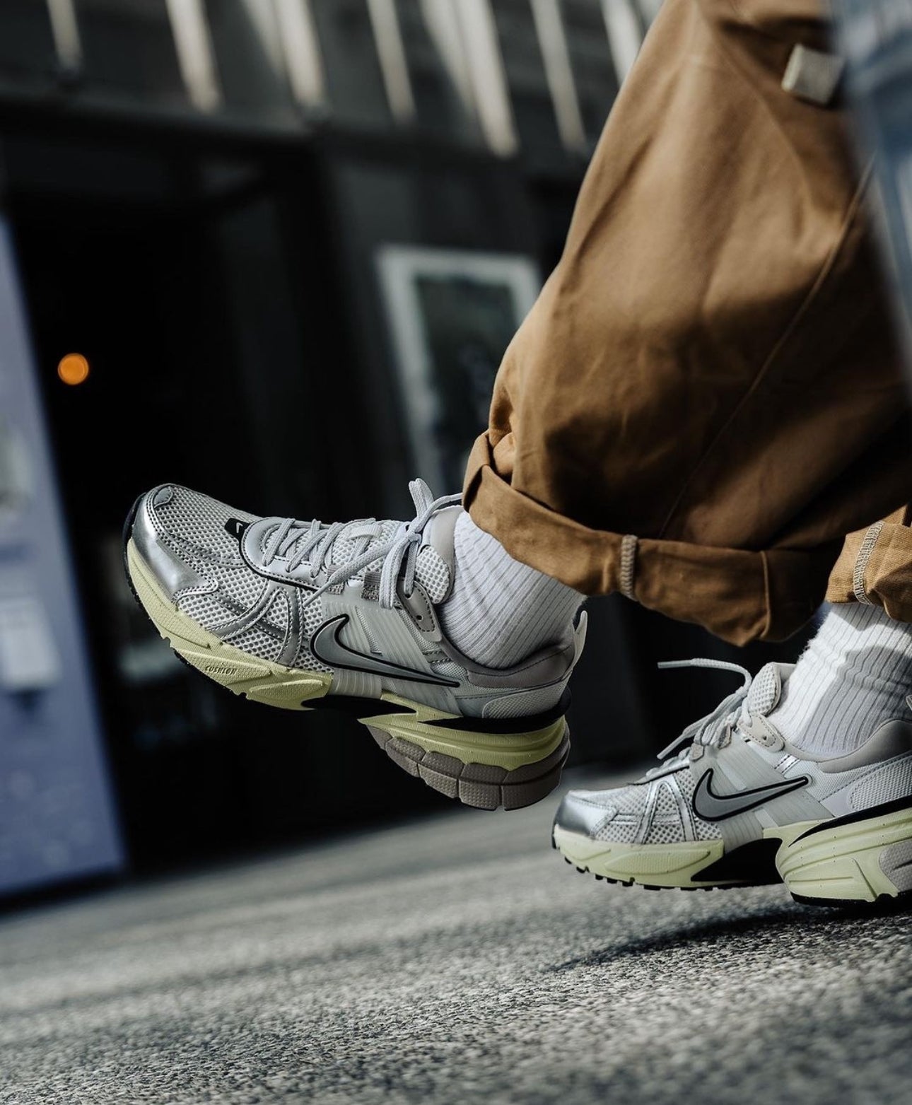 Air V2K Run Metallic Silver