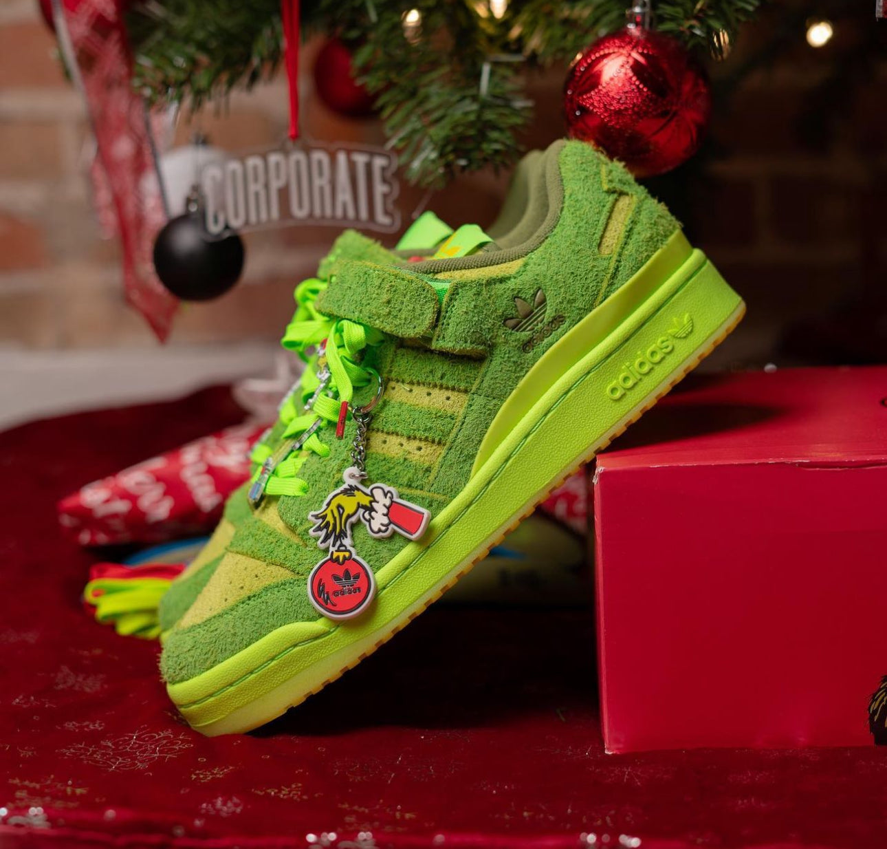 Forum Low “ The Grinch Shoe “