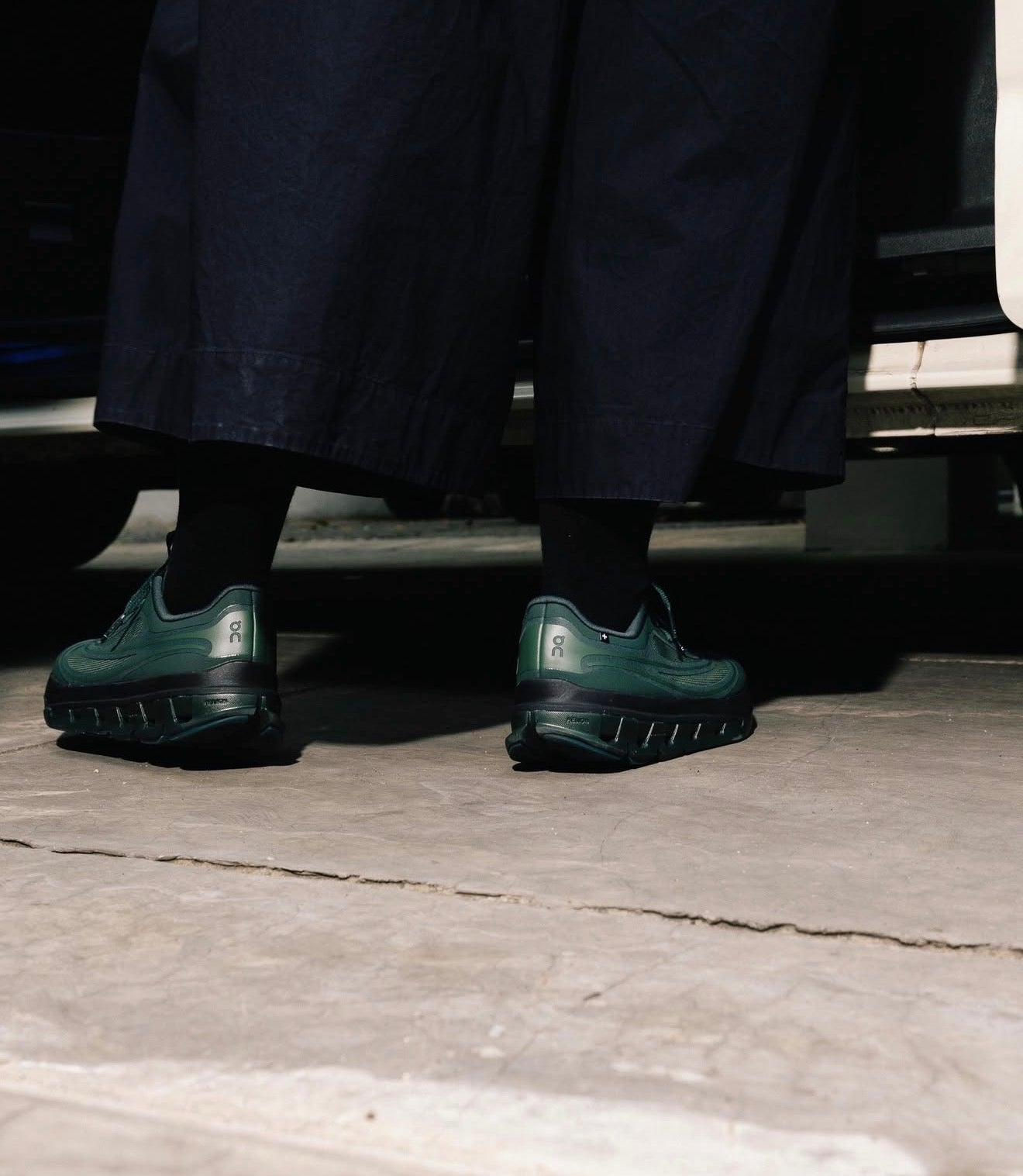 On Running Cloudflow 5 AD IKON Obsidian Evergreen
