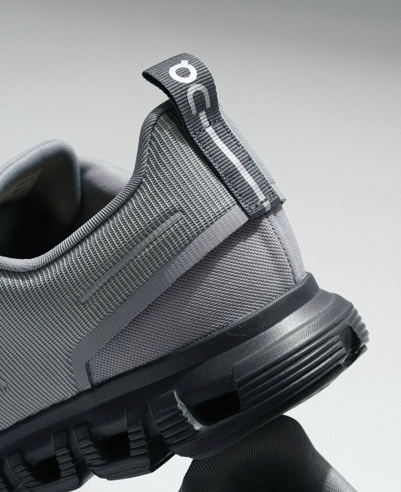 On Running Cloud 6 Waterproof Alloy Wolf