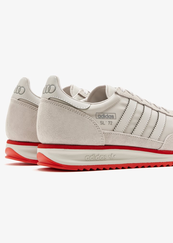 SL72 RS Audi Revolut F1 Team Chalk Pearl Hi-Res Red