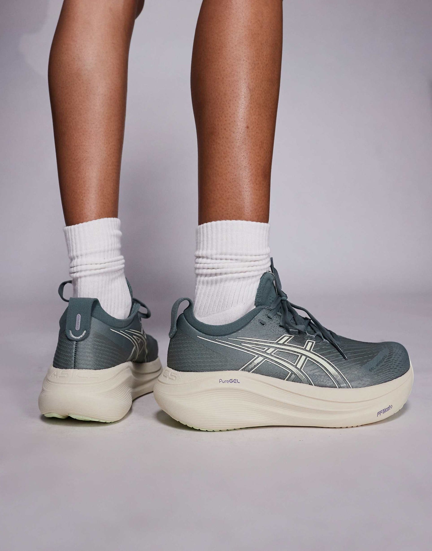 Gel-Nimbus 27 Monument Blue Whisper Green