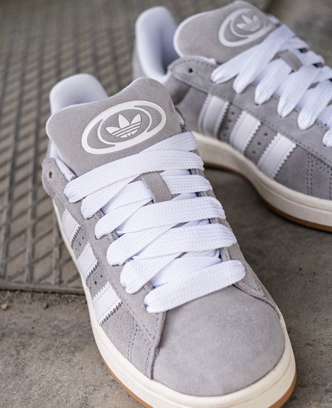 WMNs Campus 00s “ Grey / White “