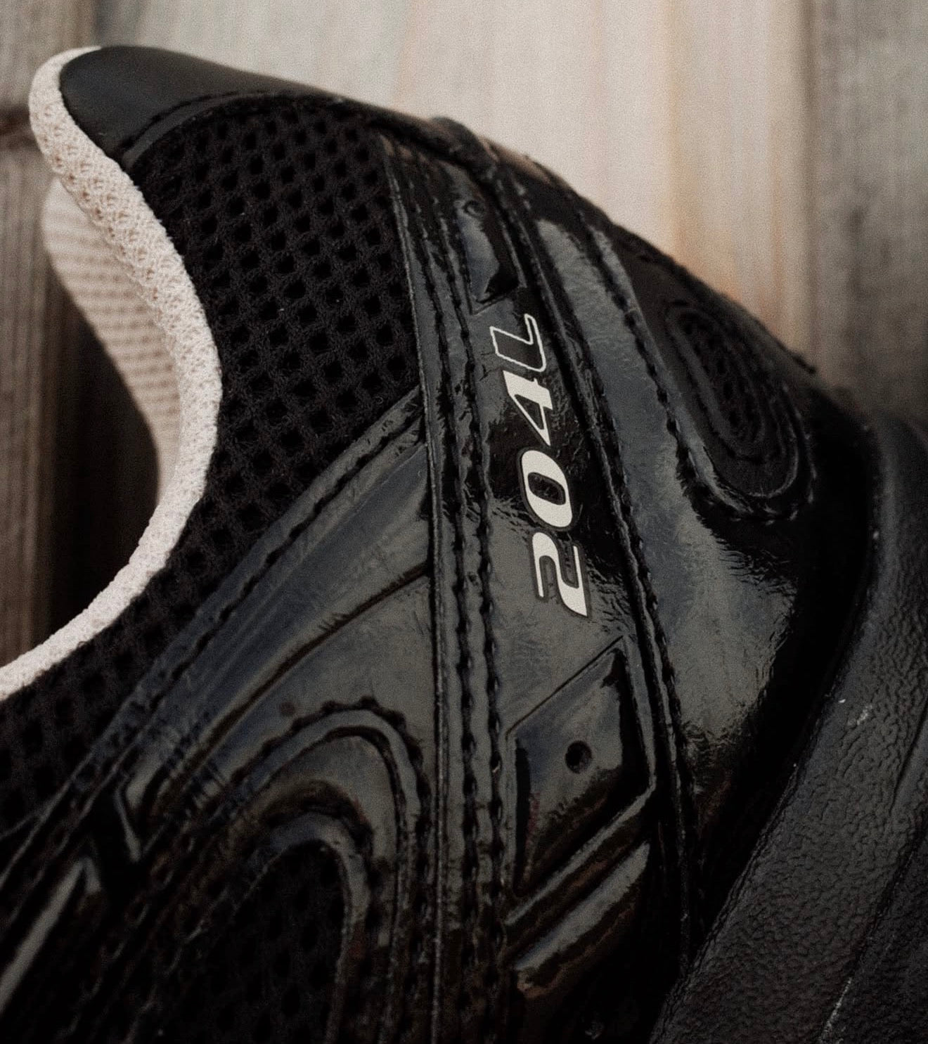 NB Balance 204L Black Timberwolf