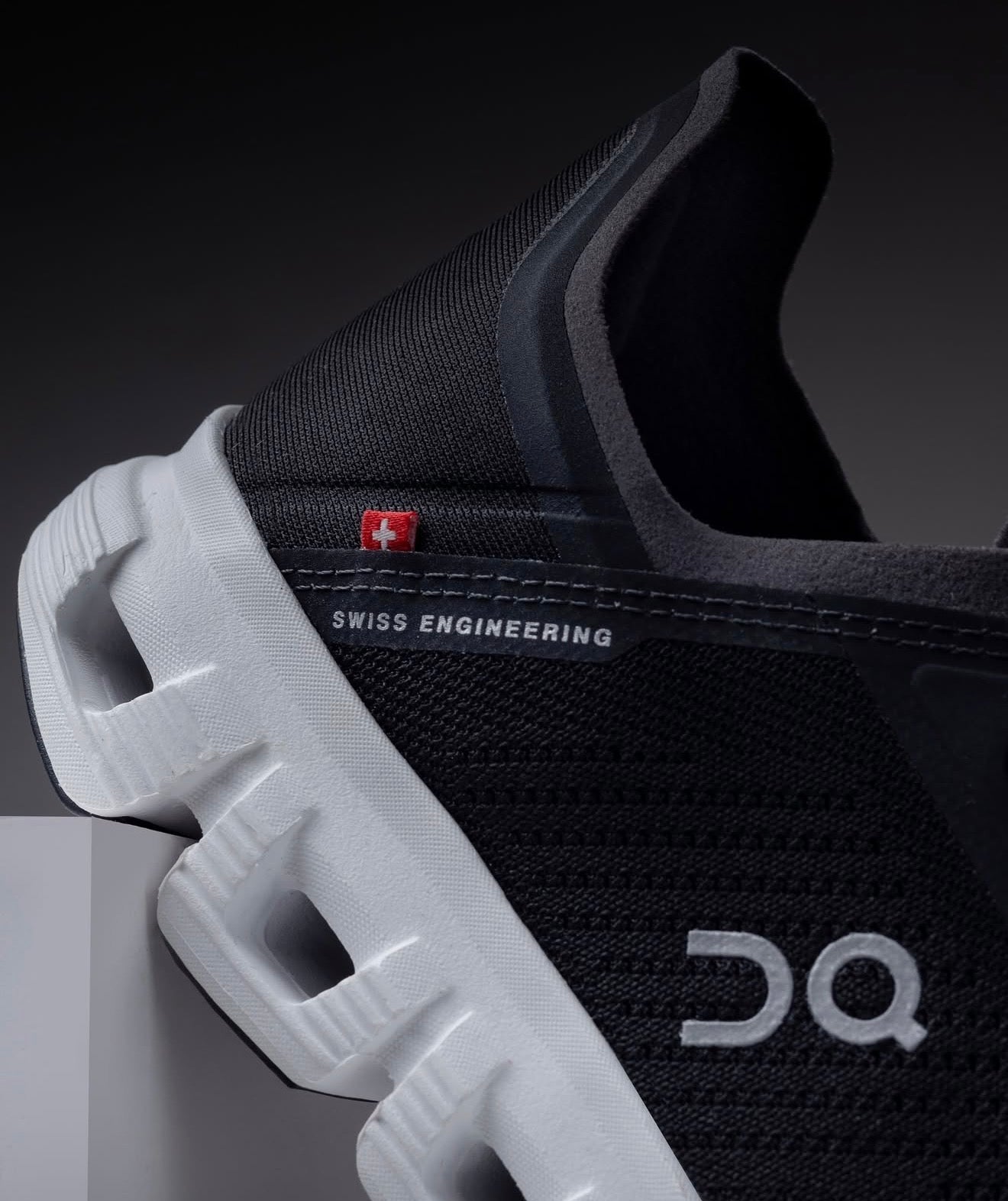 On Running Cloud 6 Coast Black White