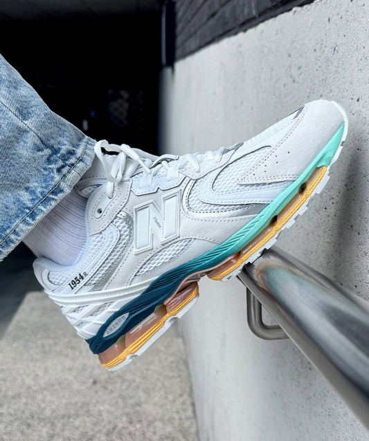 NB Balance 1954R Reflection White Bright Mint