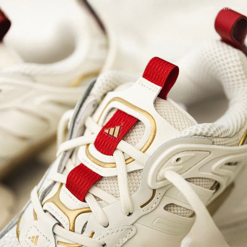 XLG Runner Deluxe Off White Gold Metallic Red