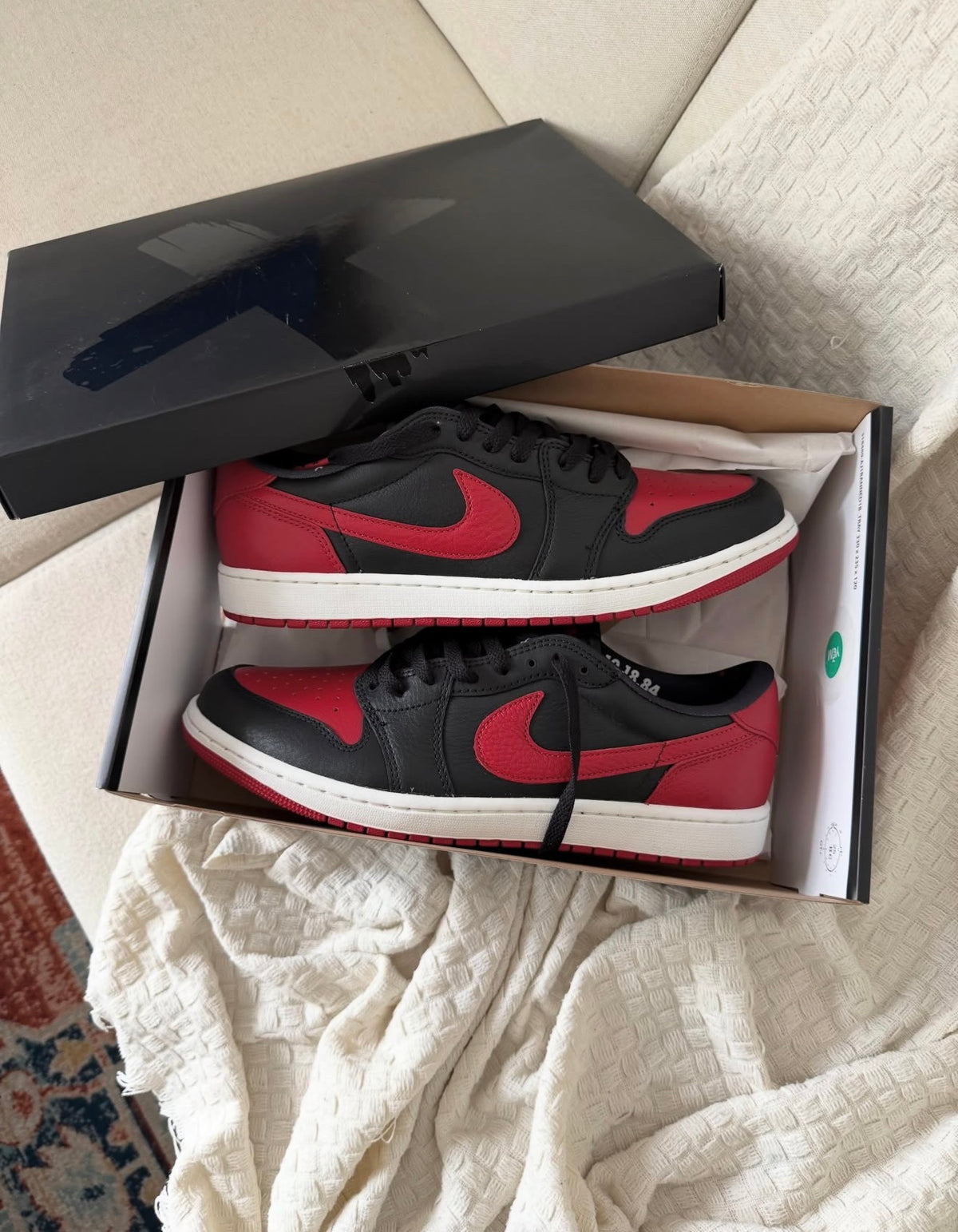AJ 1 Low Banned