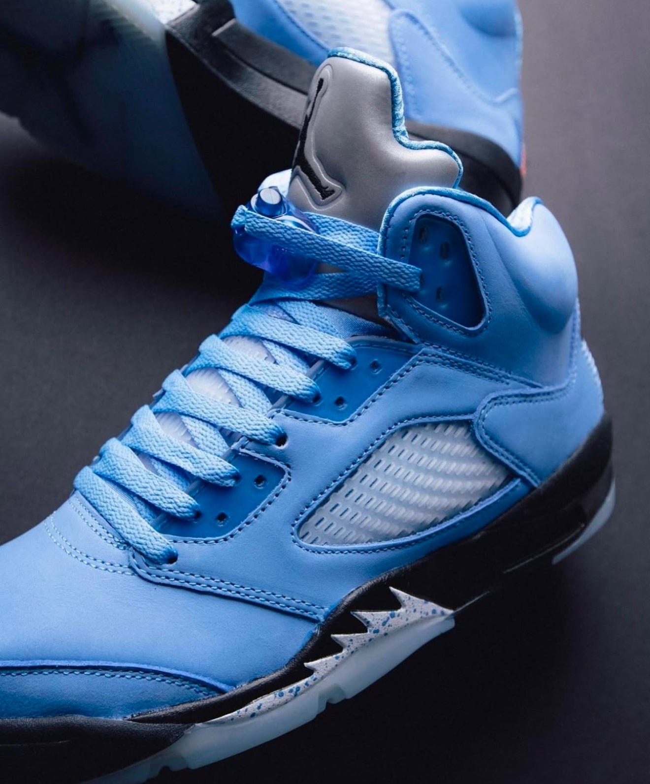 Air Jordan 5 UNC