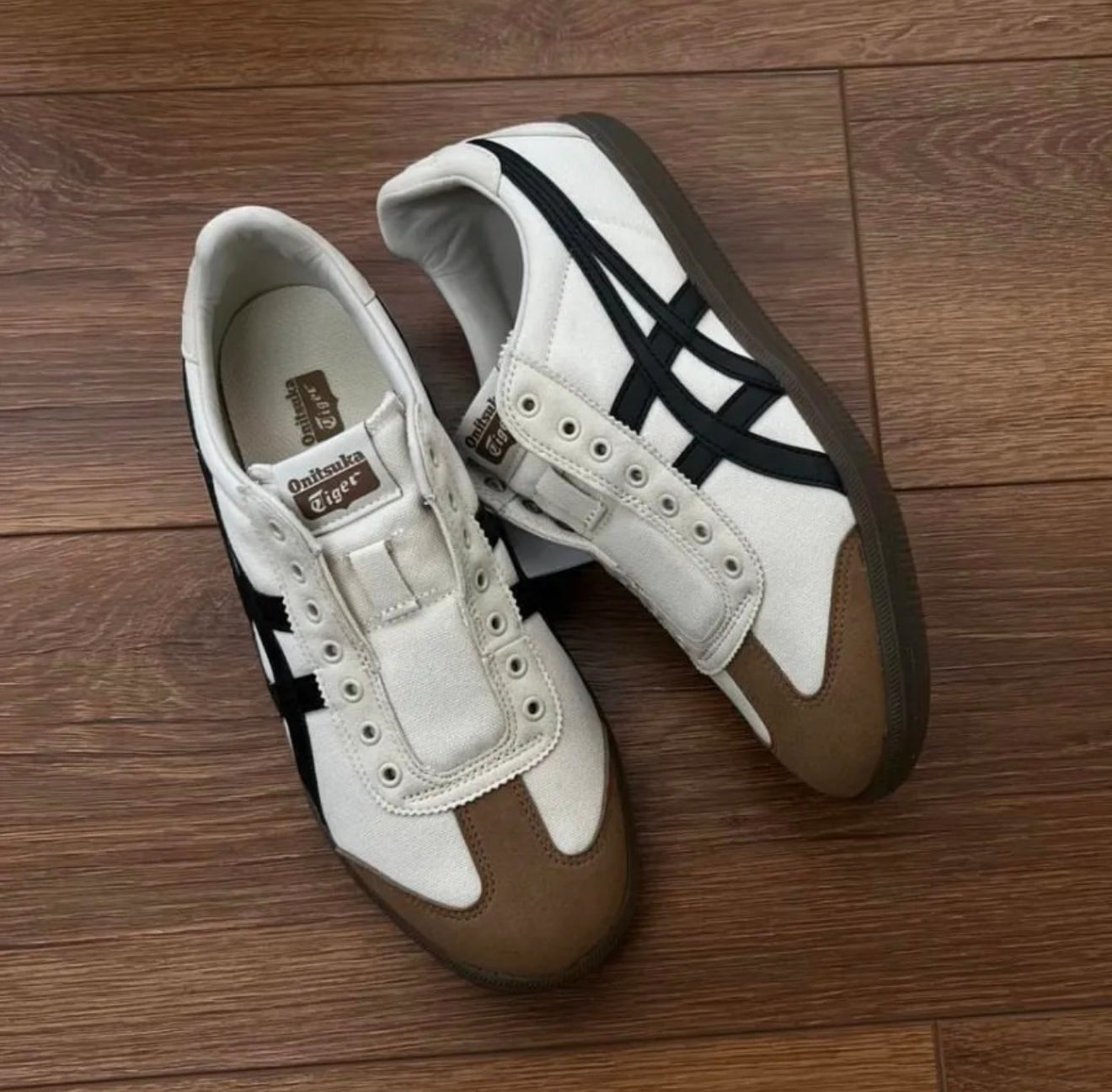 Onitsuka Tiger Tokuten Slip On White Brown Black