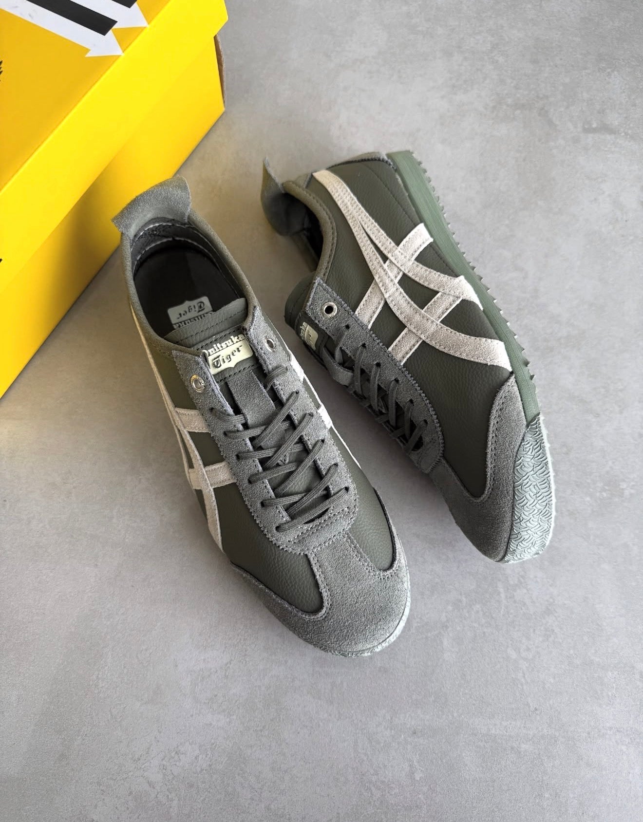 Mexico 66 SD Lace Up Vintage Mantle Green Ivory