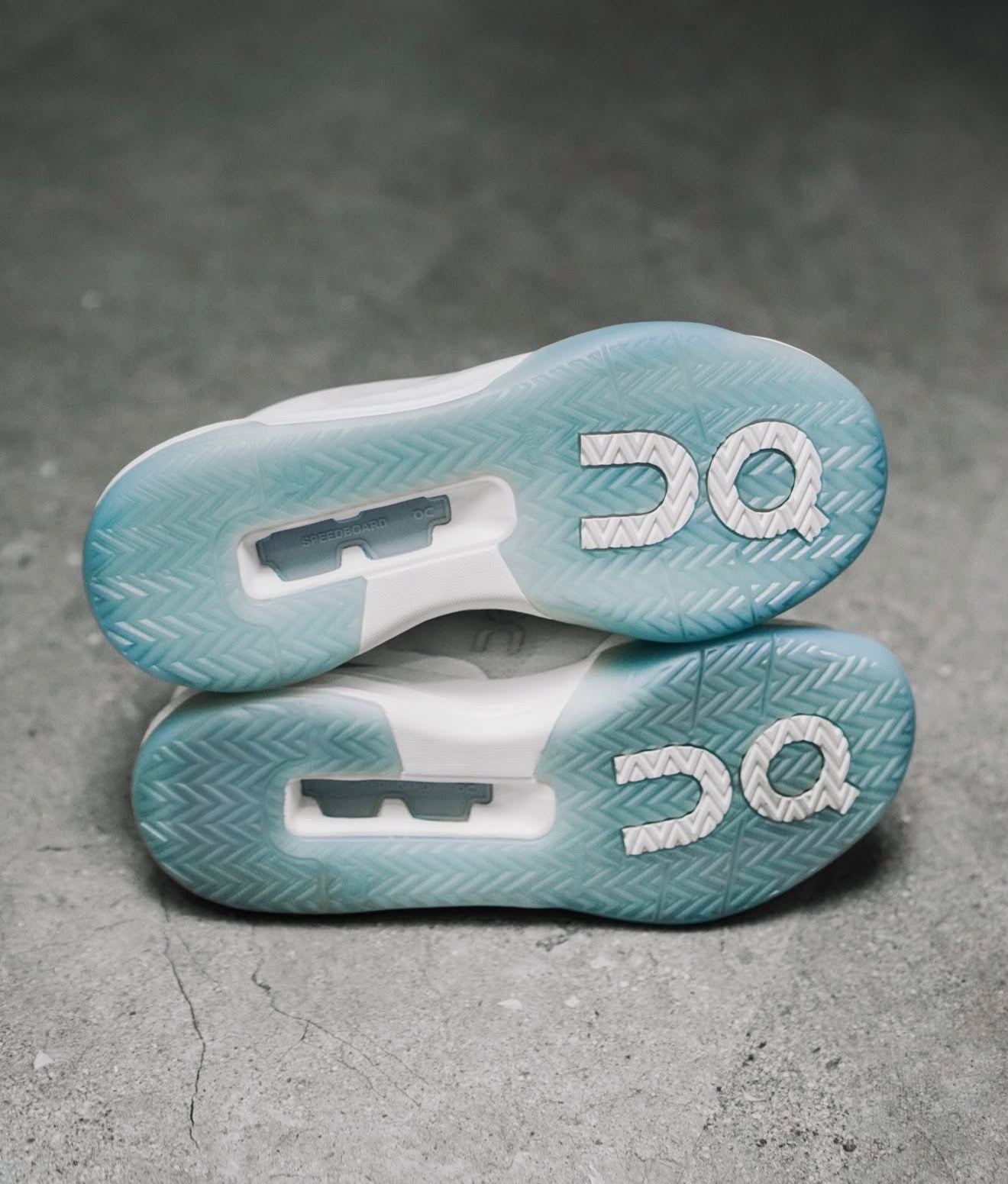 On The Roger Advantage Pro White Chambray