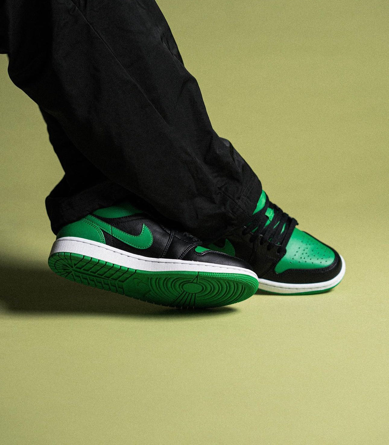 Air Jordan 1 Low “ Lucky Green “